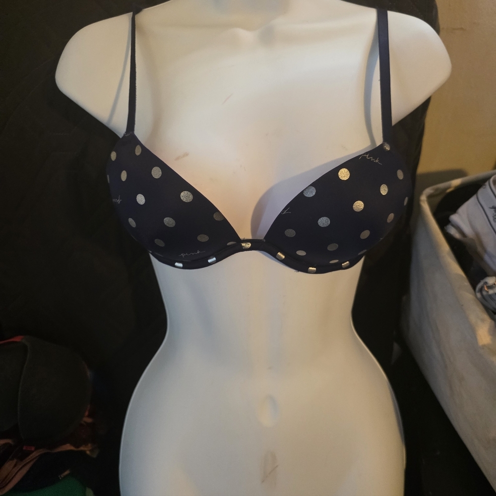 VICTORIA'S SECRET pink Wear Everywhere Super Push Up Bra 32aa